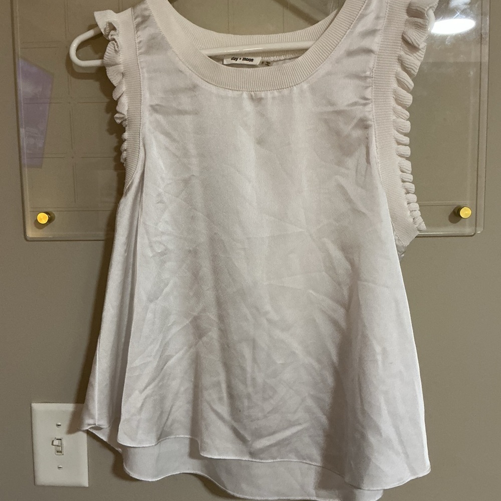 Chic White Ruffled Blouse